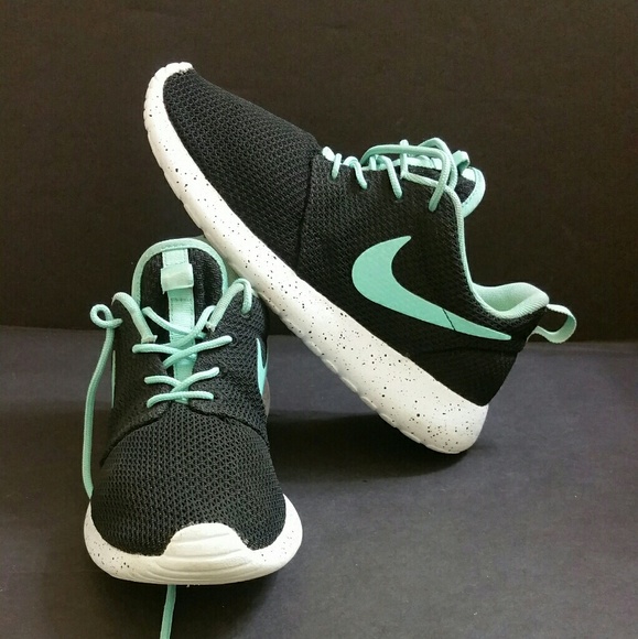 Nike Shoes | Id Roshe Run Women | Poshmark